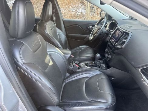 Used 2019 Jeep Cherokee Limited w/ Technology Group image 31