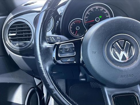 Used 2018 Volkswagen Beetle 2.0T S w/ Style & Comfort Package For S FWD image 18