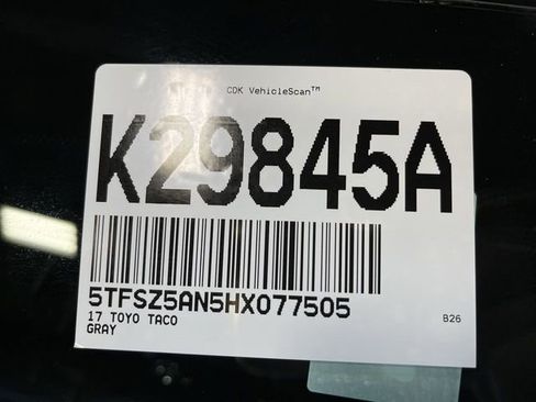 Used 2017 Toyota Tacoma TRD Sport image 3