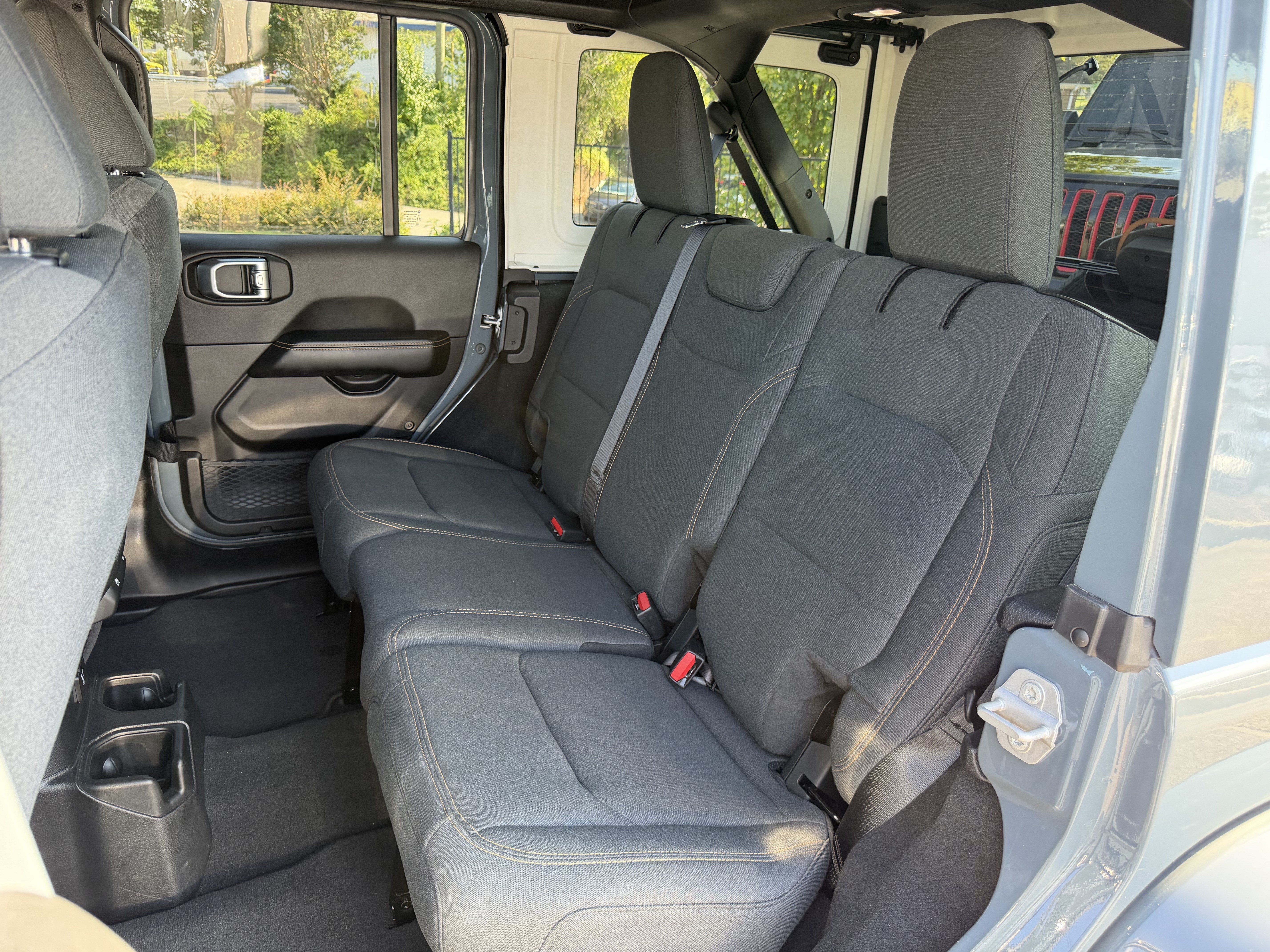 Used 2026 Jeep Wrangler Unlimited Sahara AWD/4WD image 33