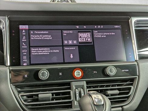 Certified 2025 Porsche Macan AWD/4WD image 17