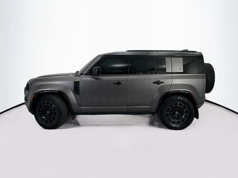 Used 2025 Land Rover Defender 110 AWD/4WD image 8