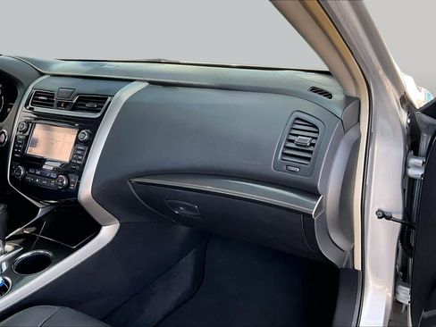 Used 2013 Nissan Altima 2.5 SL w/ Technology Pkg FWD image 19
