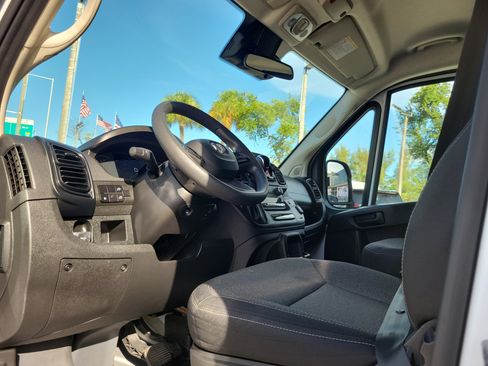 Used 2025 RAM ProMaster 2500 w/ U-Haul Equipment Group FWD image 9