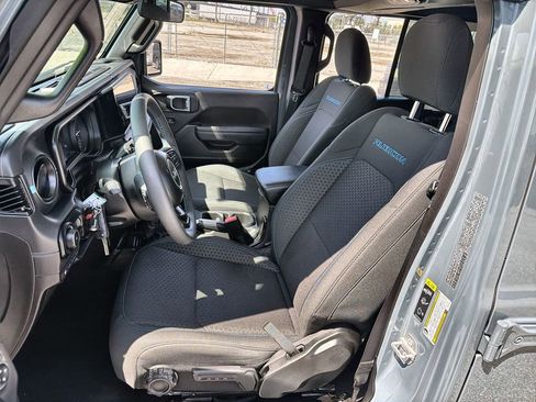 Used 2025 Jeep Wrangler Unlimited Rubicon 4xe w/ Safety Group image 13