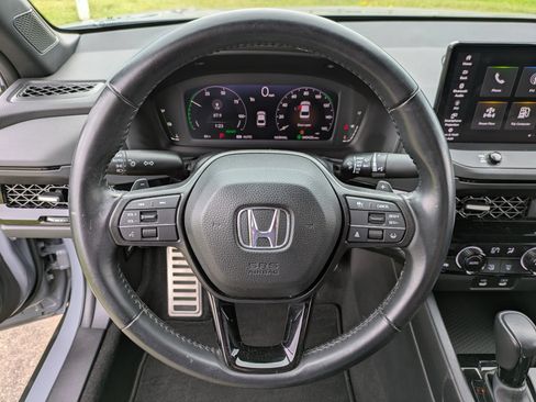 Used 2023 Honda Accord Sport image 9