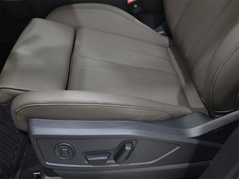 New 2025 Audi Q5 Prestige image 27