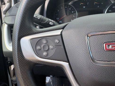 Used 2024 GMC Terrain SLE AWD/4WD image 8