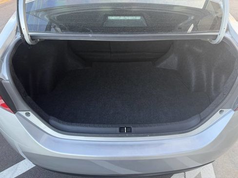 Used 2018 Toyota Corolla SE image 11