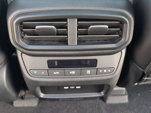 New 2025 Honda Pilot Touring image 19