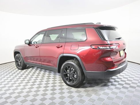 Used 2025 Jeep Grand Cherokee L Altitude image 4