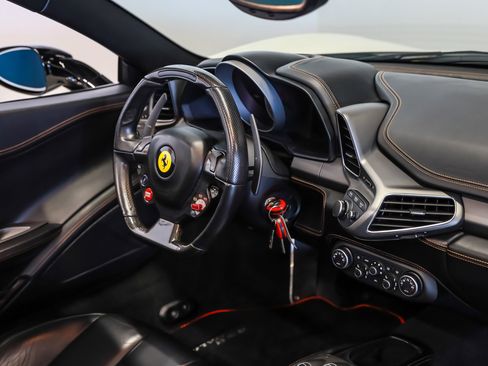 Used 2013 Ferrari 458 Spider RWD image 36