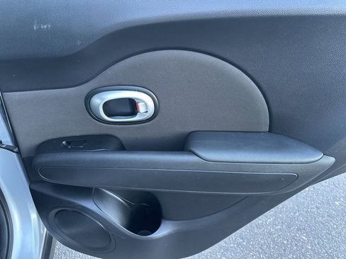 Used 2016 Kia Soul + image 26