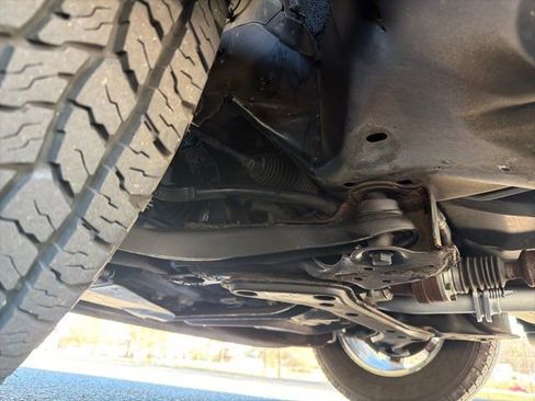 Used 2010 Ford Escape Limited image 26