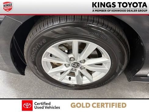 Used 2025 Toyota Camry LE FWD image 28