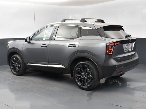 New 2026 Nissan Kicks SR w/ Illumination Package FWD image 5