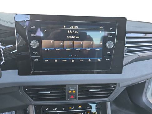 New 2026 Volkswagen Jetta SE FWD image 9