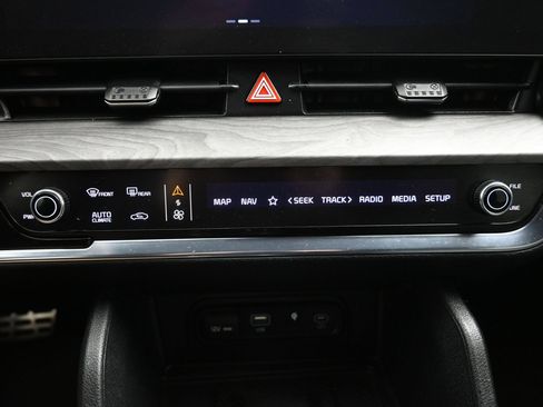 Used 2023 Kia Sportage X-Pro AWD/4WD image 17