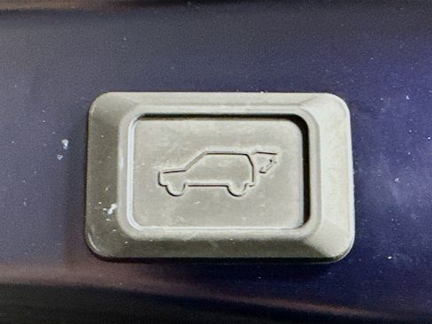 Used 2019 Toyota RAV4 Limited image 31