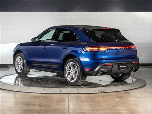 Certified 2026 Porsche Macan AWD/4WD image 3