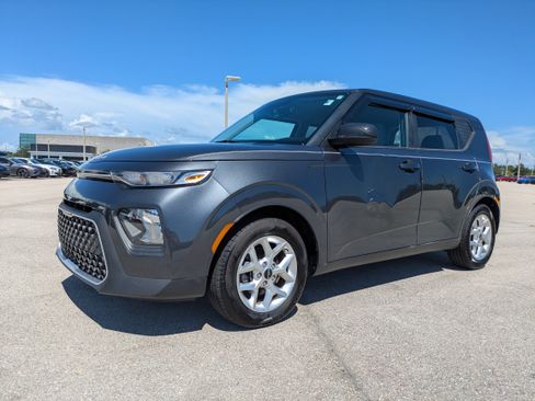 Used 2022 Kia Soul S FWD image 8