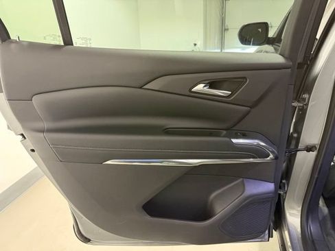 Used 2026 Chevrolet Traverse LT FWD image 21