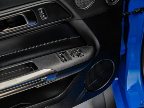 Used 2022 Ford Mustang Shelby GT500 w/ Carbon Fiber Track Pack image 93