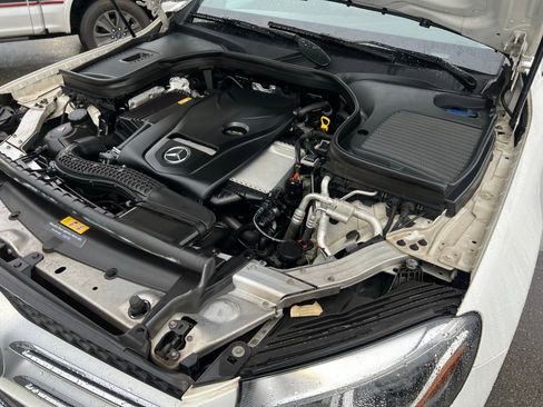 Used 2017 Mercedes-Benz GLC 300 4MATIC image 18