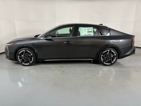 New 2026 Kia K4 GT-Line image 5