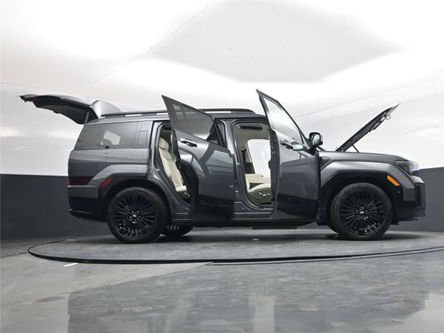 Used 2024 Hyundai Santa Fe Calligraphy image 23