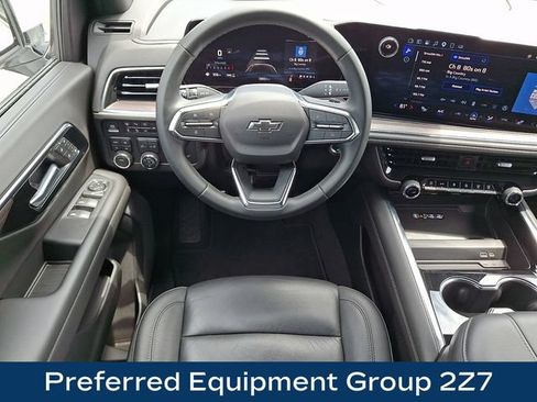 Used 2025 Chevrolet Suburban Z71 AWD/4WD image 3