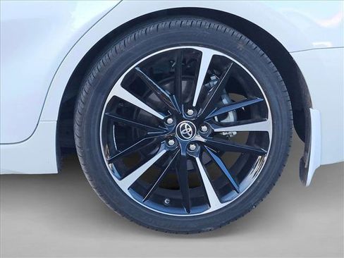 Used 2019 Toyota Camry XSE image 5
