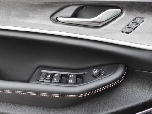 New 2026 Jeep Grand Cherokee L Limited AWD/4WD image 18
