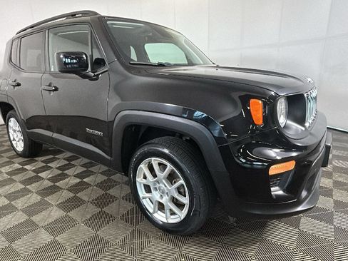 Used 2020 Jeep Renegade Latitude w/ Cold Weather Group AWD/4WD image 3