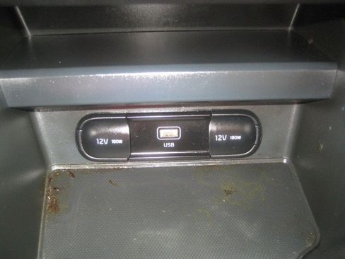 Used 2025 Kia Soul LX w/ LX Technology Package FWD image 16