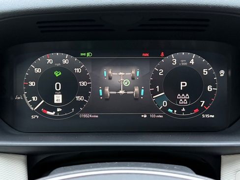 Used 2024 Land Rover Discovery Dynamic SE image 31