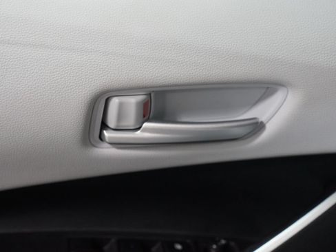Certified 2025 Toyota Corolla SE FWD image 31