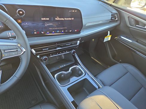 New 2026 Chevrolet Traverse LT image 23