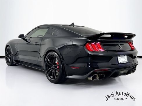 Used 2020 Ford Mustang Shelby GT500 w/ Technology Package RWD image 5