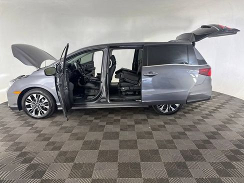 Certified 2025 Honda Odyssey Elite image 11