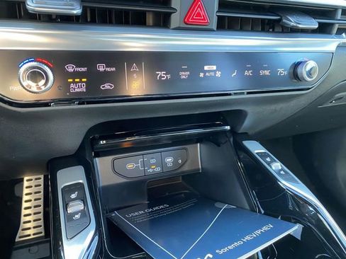 New 2025 Kia Sorento SX Prestige AWD/4WD image 15