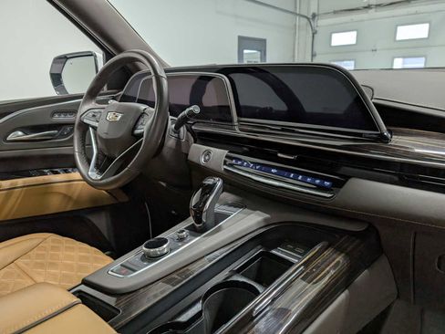 Used 2023 Cadillac Escalade Premium Luxury image 48