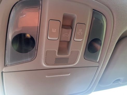 Used 2020 Kia Niro Touring image 35