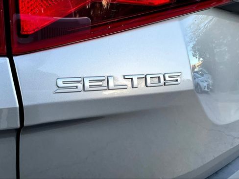Certified 2023 Kia Seltos LX image 28