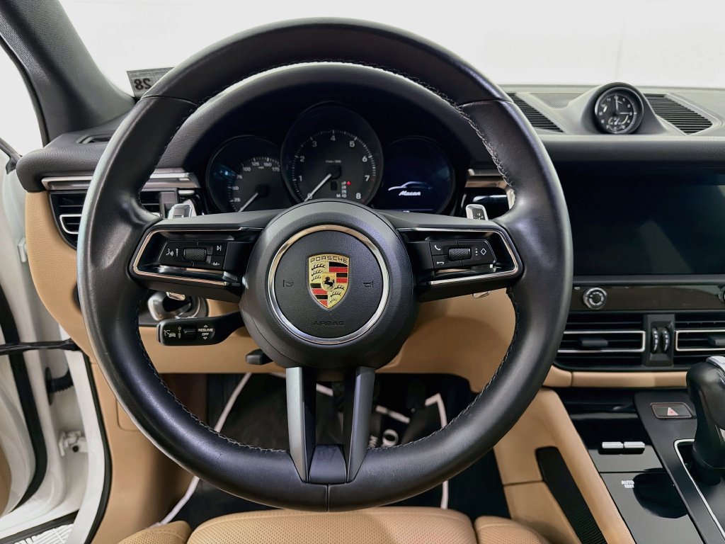 Certified 2023 Porsche Macan AWD/4WD image 12