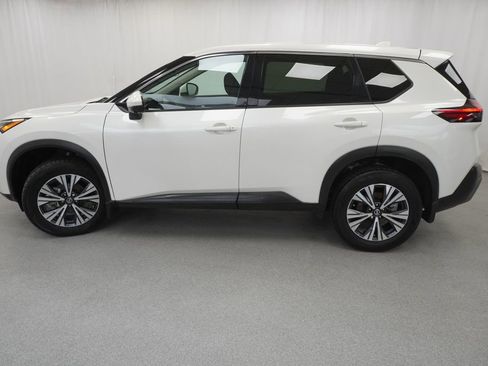 Used 2021 Nissan Rogue SV image 15
