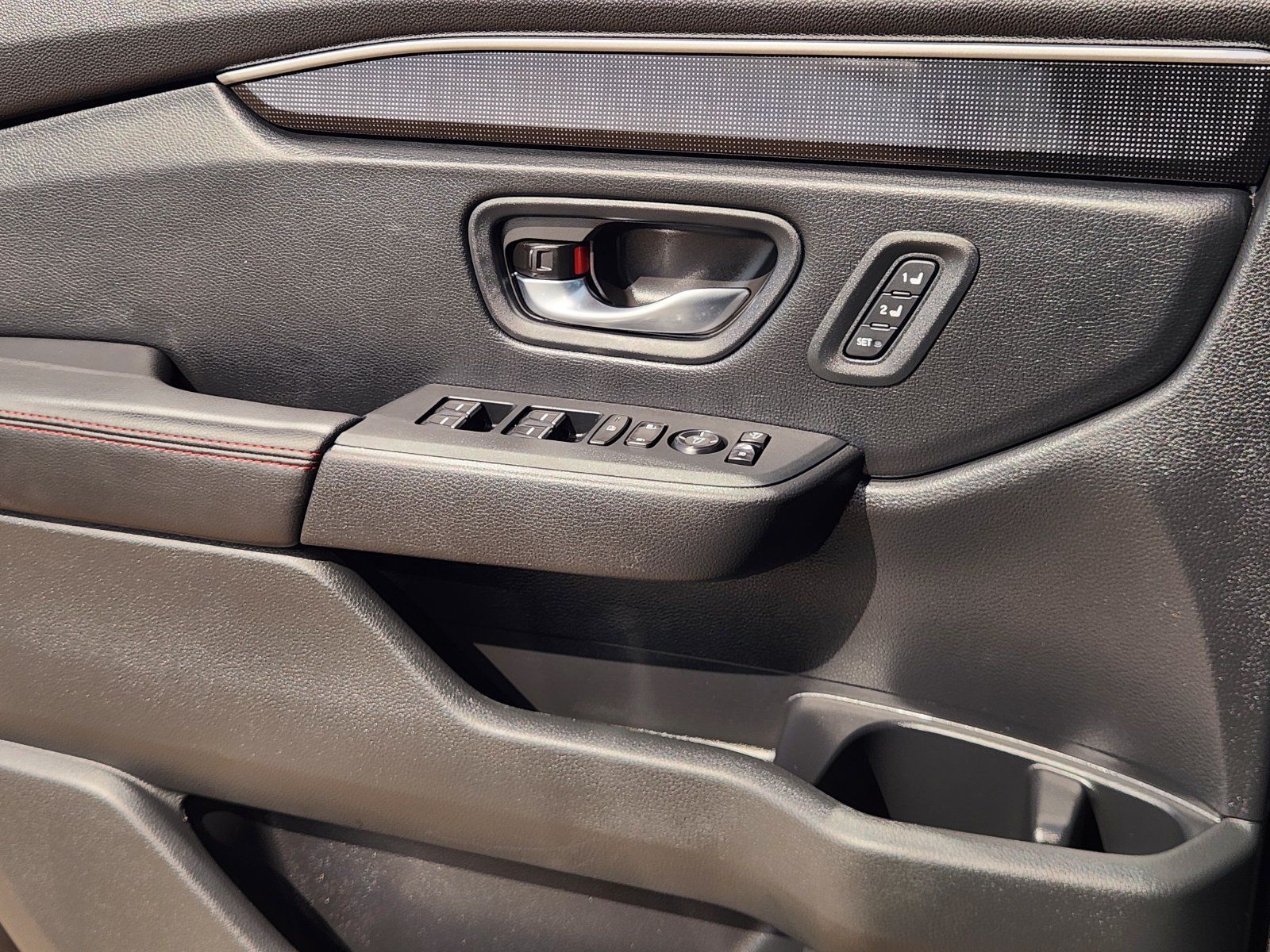 Used 2025 Honda Pilot Black Edition image 23