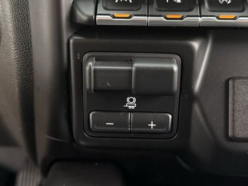 Used 2020 Chevrolet Silverado 1500 High Country w/ Technology Package image 22