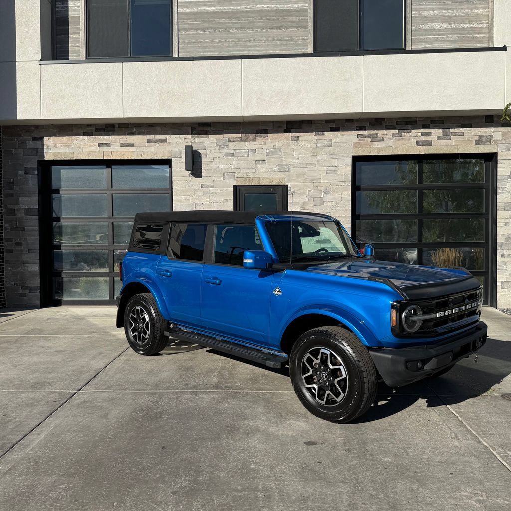 Used 2022 Ford Bronco Outer Banks AWD/4WD image 1