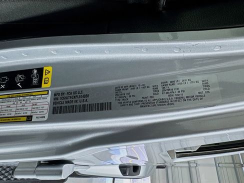 Used 2023 Jeep Gladiator Overland image 46